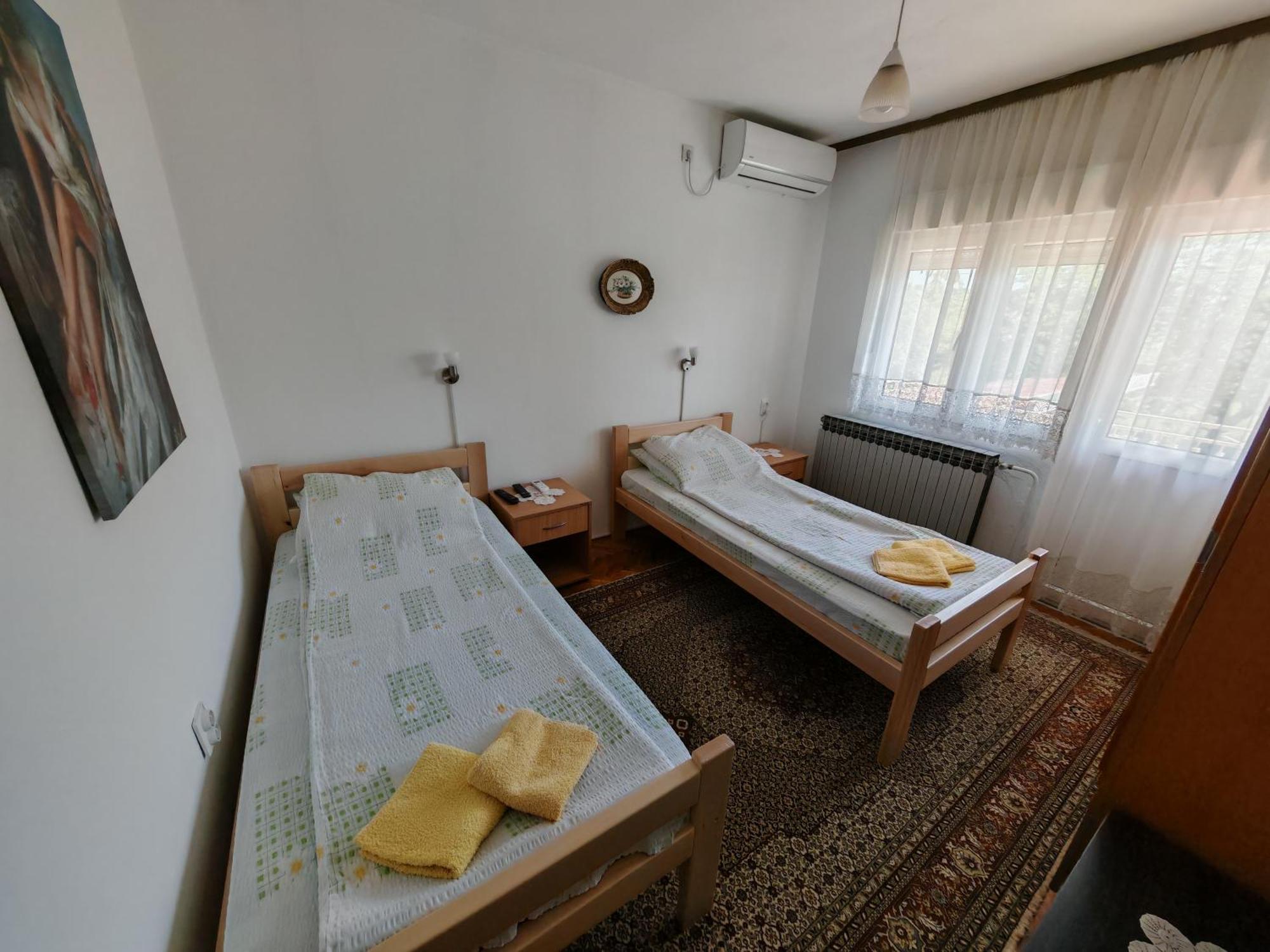 Apartments Domacinstvo Nikolic Валево Экстерьер фото